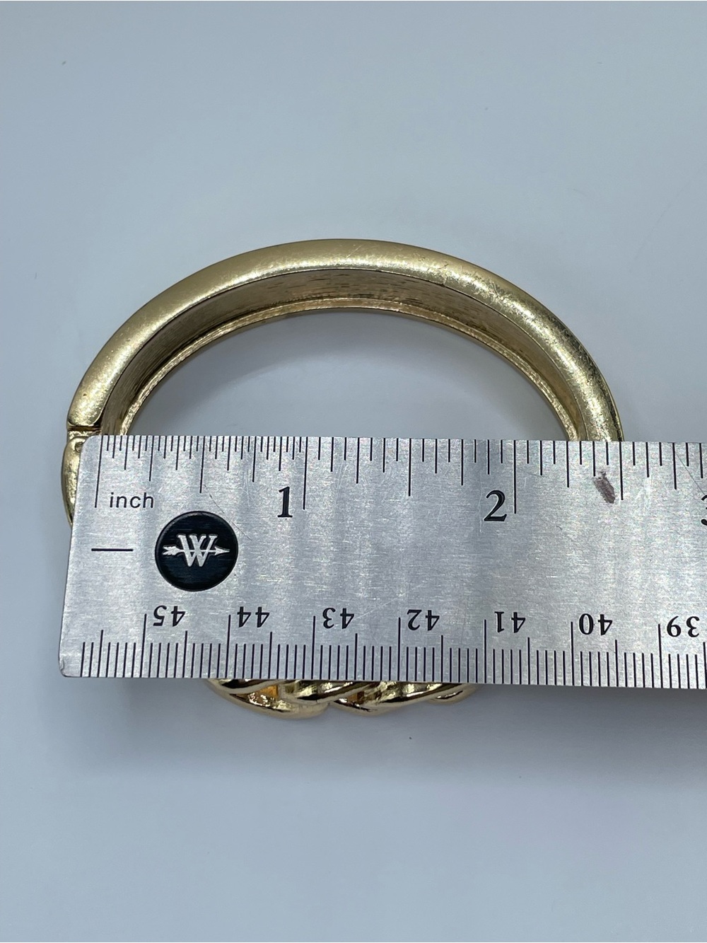 Gold Tone White Acrylic Chain Link Hinged Clamper Bangle Statement Bracelet - Picture 6 of 8